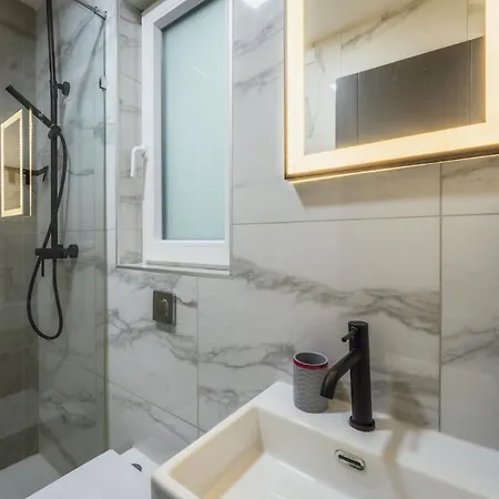 Apartamento New - Only Unit 4 Modern 2-bedroom With Common Heated Jacuzzi By Sf Homes