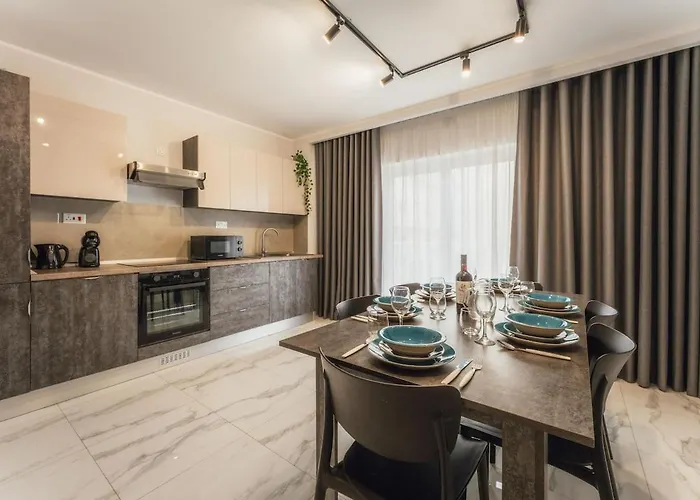 New - Only Unit 4 Modern 2-bedroom With Common Heated Jacuzzi By Sf Homes *