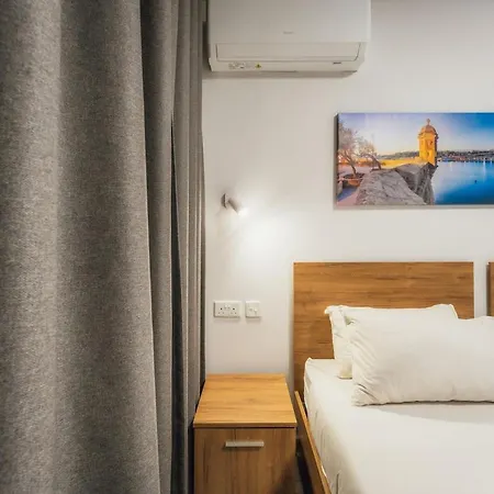 New - Only Unit 4 Modern 2-bedroom With Common Heated Jacuzzi By Sf Homes Appartement San Ġiljan