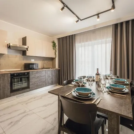 New - Only Unit 4 Modern 2-bedroom With Common Heated Jacuzzi By Sf Homes *