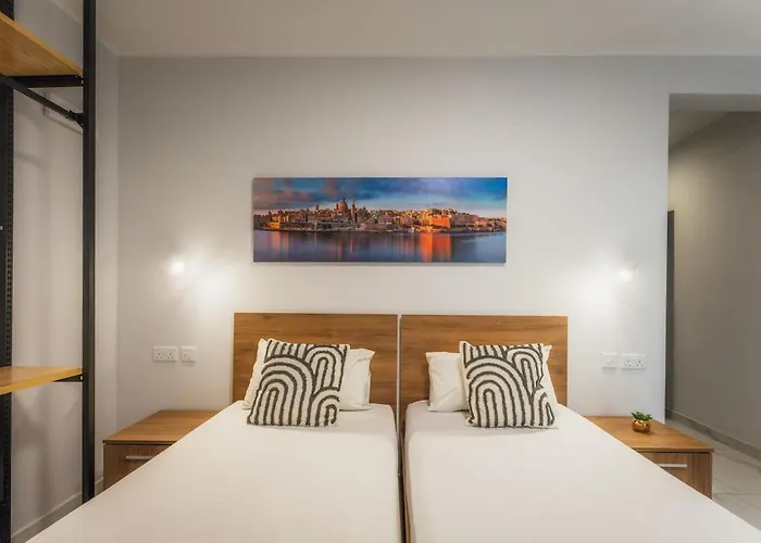 Apartman New - Only Unit 4 Modern 2-bedroom With Common Heated Jacuzzi By Sf Homes San Ġiljan