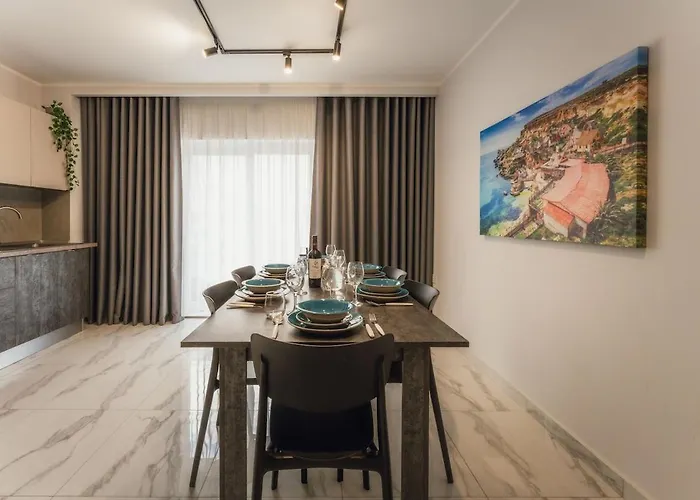 New - Only Unit 4 Modern 2-bedroom With Common Heated Jacuzzi By Sf Homes