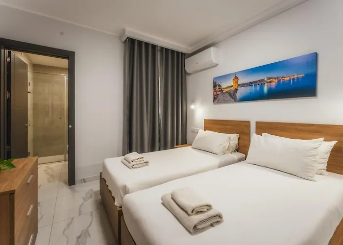 New - Only Unit 4 Modern 2-bedroom With Common Heated Jacuzzi By Sf Homes דירה *