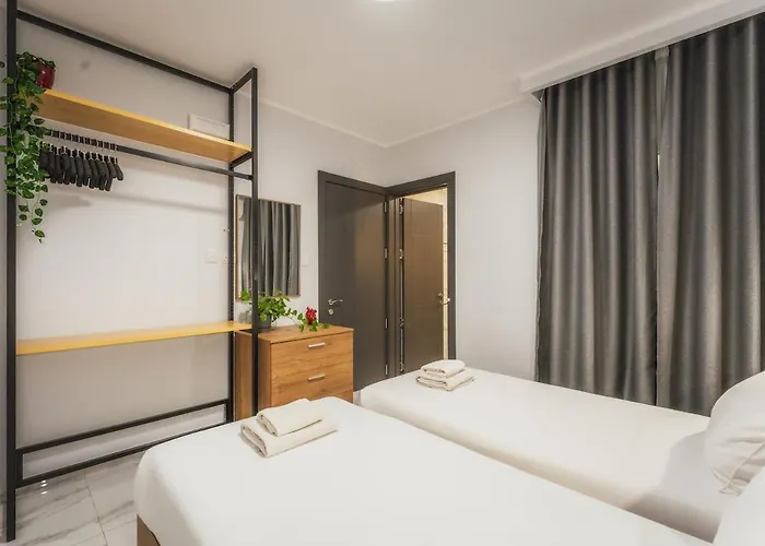 New - Only Unit 4 Modern 2-bedroom With Common Heated Jacuzzi By Sf Homes דירה