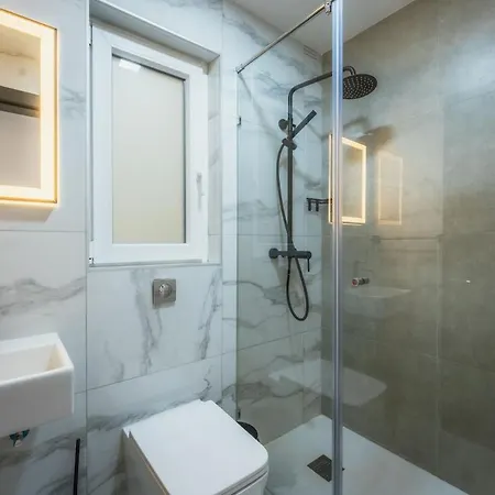 New - Only Unit 4 Modern 2-bedroom With Common Heated Jacuzzi By Sf Homes *