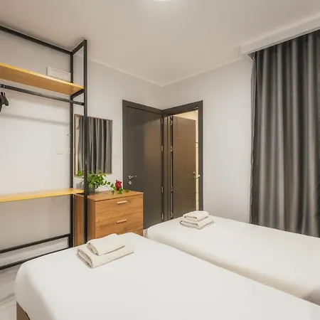 New - Only Unit 4 Modern 2-bedroom With Common Heated Jacuzzi By Sf Homes Apartment