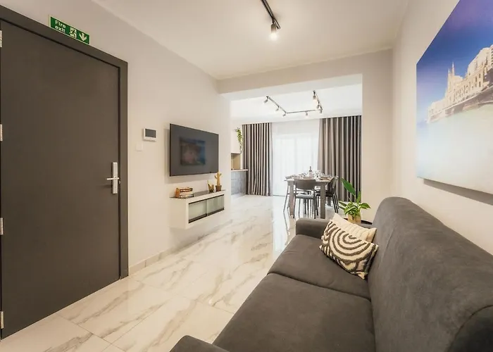 New - Only Unit 4 Modern 2-bedroom With Common Heated Jacuzzi By Sf Homes *